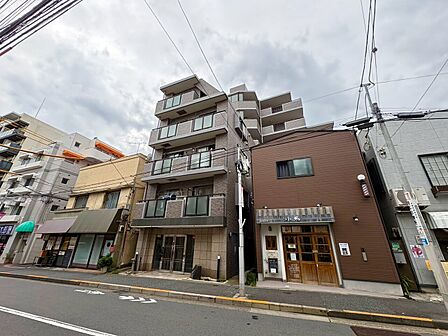 飽きのこないシンプルモダンな外観です。