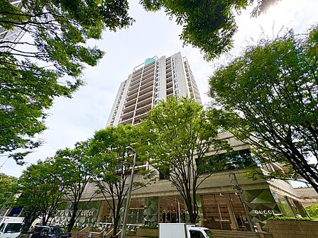 忙しく過ぎゆく日常を置き去るほど、ゆったりした時間が流れる住環境。