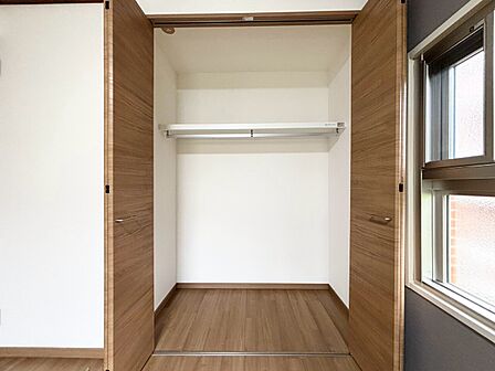 家電やスーツケース、ストック品など何でも片付く嬉しい空間です。