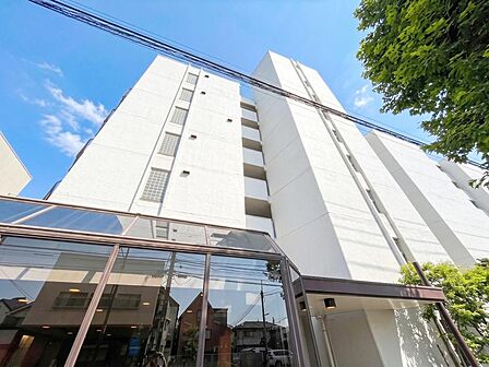飽きのこないシンプルモダンな外観です。
