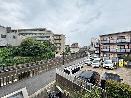 眺望や窓からの景色が良いと、家で過ごす時間も快適です。