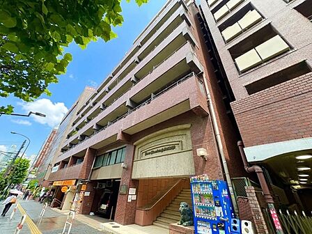 飽きのこないシンプルモダンな外観です。
