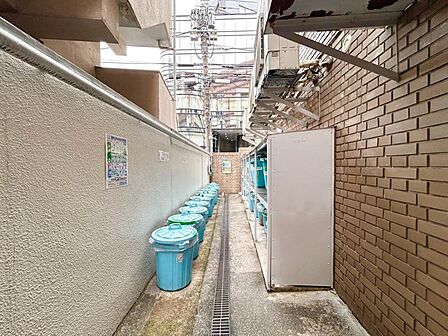 ゴミ置場。綺麗に管理されております。