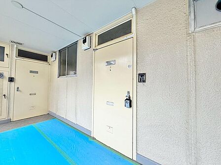清潔感のある落ち着いた雰囲気の玄関です。