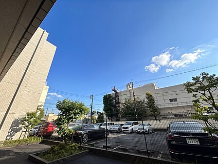 眺望や窓からの景色が良いと、家で過ごす時間も快適です。
