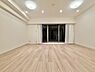 リビング/ダイニング：シンプルな内装と偏り過ぎないデザインで統一しました。