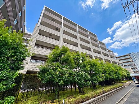 飽きのこないシンプルモダンな外観です。