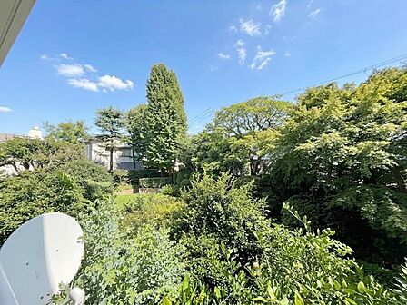 陽当たり・通風・開放感に恵まれた環境です。