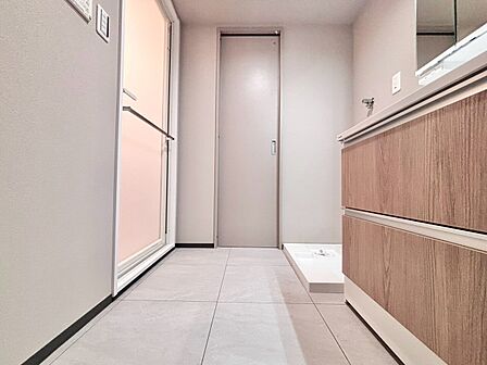 十分な広さの脱衣所。