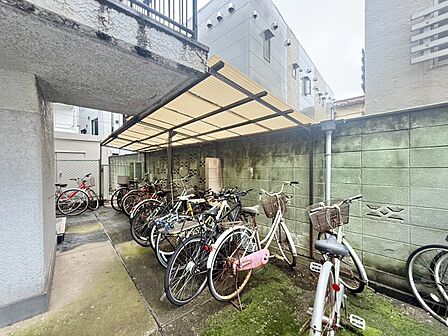駐車スペースが嬉しいですね。※空き状況は都度ご確認下さい。