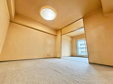 落ち着いた雰囲気に包まれて、伸びやかな空間。