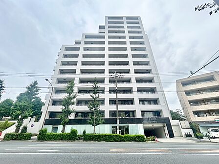 忙しく過ぎゆく日常を置き去るほど、ゆったりした時間が流れる住環境。