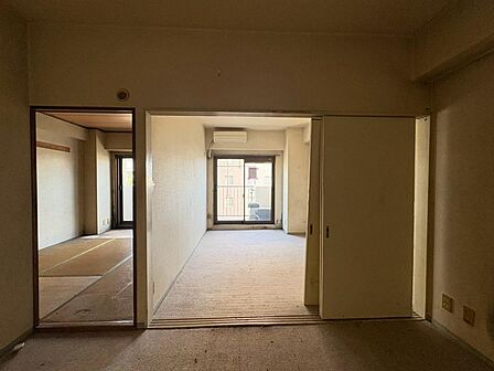 伸びやかな空間のなかで、ゆったりとしたひとときを過ごせます。