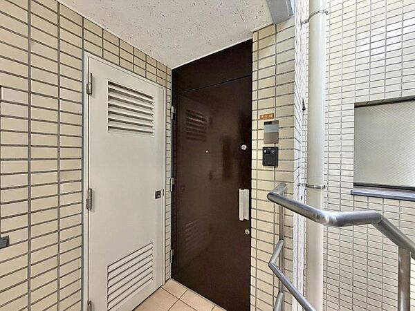 玄関を拡大表示