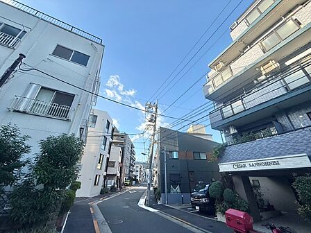 陽当たり・通風・開放感に恵まれた環境です。