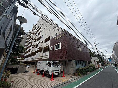飽きのこないシンプルモダンな外観です。