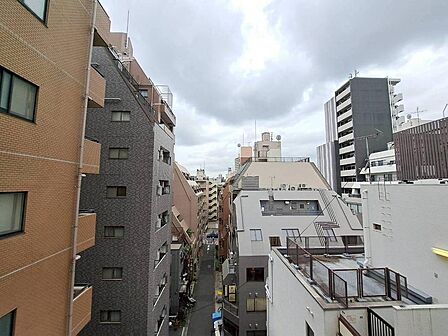 眺望や窓からの景色が良いと、家で過ごす時間も快適です。