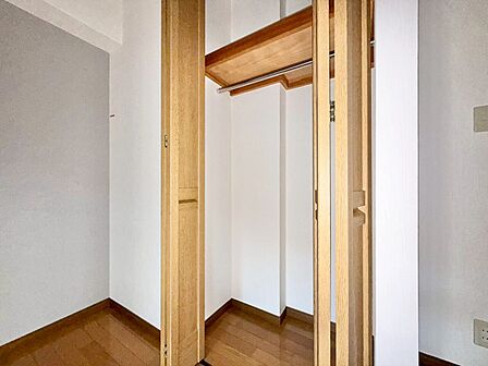 家電やスーツケース、ストック品など何でも片付く嬉しい空間です。