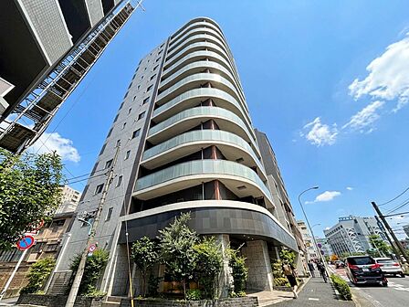 飽きのこないシンプルモダンな外観です。