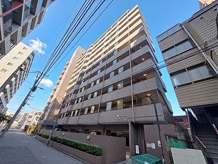 飽きのこないシンプルモダンな外観です。