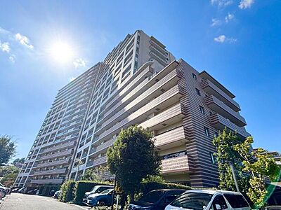 外観:飽きのこないシンプルモダンな外観です。 外観:飽きのこないシンプルモダンな外観です。