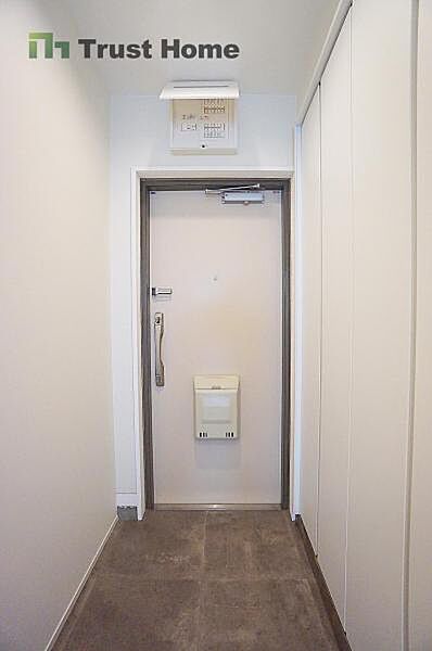 玄関を拡大表示