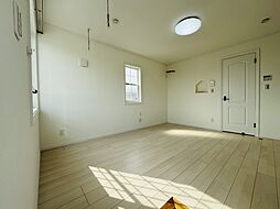 フラワームーン 101号室 1階ワンルームのリビング/ダイニング