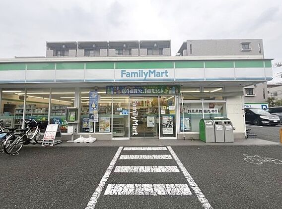 ファミリーマー...
