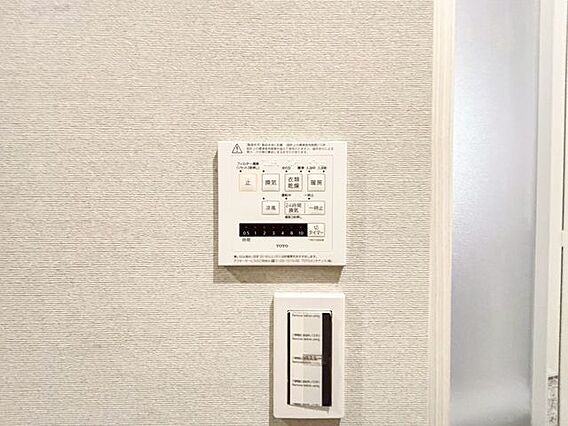 浴室内のカビ発...