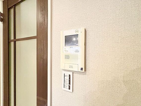 モニター画面で...