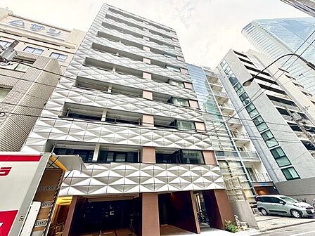 高貴な雰囲気を纏う外観。クオリティを追求した快適な空間が住まう方の心を満たします。