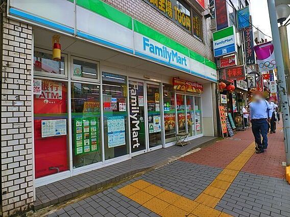 ファミリーマー...