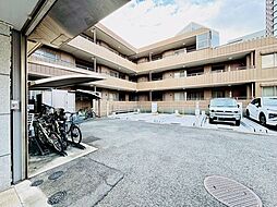 敷地内駐車場。