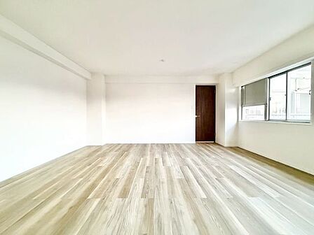 一日の疲れをいやしてくれる主寝室。時を忘れて過ごす場所として過ごせるお部屋。
