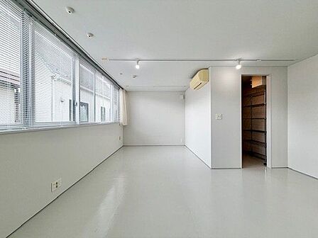 一日の中で多くの時間を過すことになる住まいだからこそ、いつも穏やかな空間であるように心掛けています。