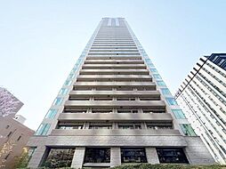 高貴な雰囲気を纏う外観。クオリティを追求した快適な空間が住まう方の心を満たす。