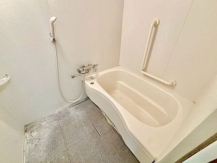 シンプルながらリラックスして気持ちよく入浴できる空間は、すべての人の毎日を豊かにする場所です。
