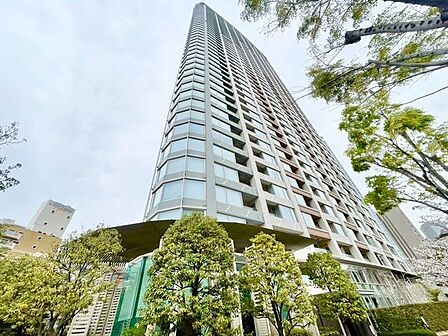 「行ってきます」と「ただいま」が自然に交わされる。家のあちこちから、賑やかなひとコマが溢れ出す。