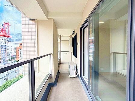 日々忙しく過ぎ去る暮らしに、大きなゆとりを与えてくれるバルコニー。