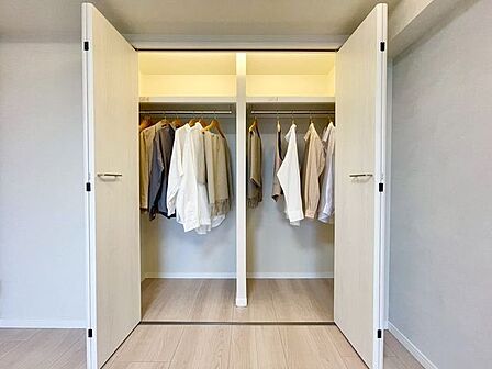 各部屋を最大限に広く使って頂ける様、全居住スペースに収納付。プライベートルームはゆったりと快適に。