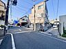 外観：車での移動が多い場合は幹線道路へのアクセスのしやすさは重要。スムーズに駐車できるかもご確認ください。