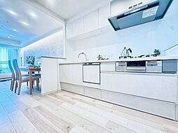 暮らしの中で輝き続けるキッチン。日々の調理を快適にサポート。あなたの暮らしに寄り添うキッチンです。