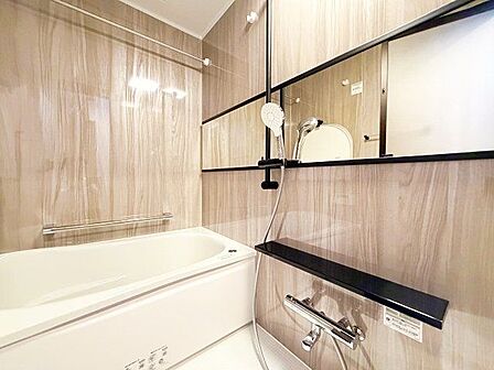 シンプルながらリラックスして気持ちよく入浴できる空間は、すべての人の毎日を豊かにする場所です。