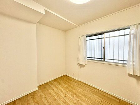 過ぎ行く時間をゆったりと感じることができる落ち着いたお部屋。静かな環境でリラックスタイムを。