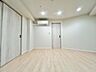 子供部屋：住まう方自身でカスタマイズして頂けるように「シンプル」にデザインされた室内。