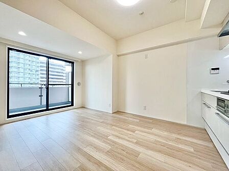 太陽の恵みを一気に受けた明るくあたたかいお住まい。吹きぬける風を感じながら爽やかで風通しの良い暮らし。