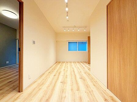 洗練された内装の住空間。伸びやかな空間のなかで、ゆったりとしたひとときを過ごせます。