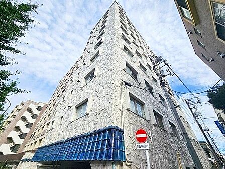 時代と共に変わりゆく街並みと、住む人の変わらない思いを融合。いつまでも誇りに思える住まいへ。