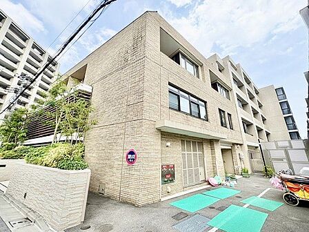 住む人がいつまでも心地良さを感じ続けられる多様な住空間を創造します。
