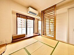 居心地のいい暮らしには欠かせない採光。たっぷりと陽光が注がれる明るい空間。